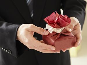 ハワイのビーチでブライダルフォト